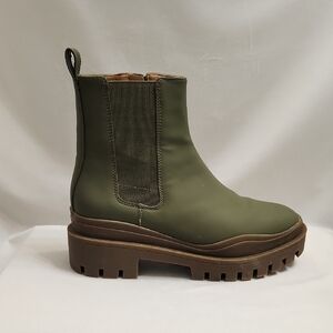 Vionic Karsen Waterproof Chelsea Olive Green Boots (W Size 7)